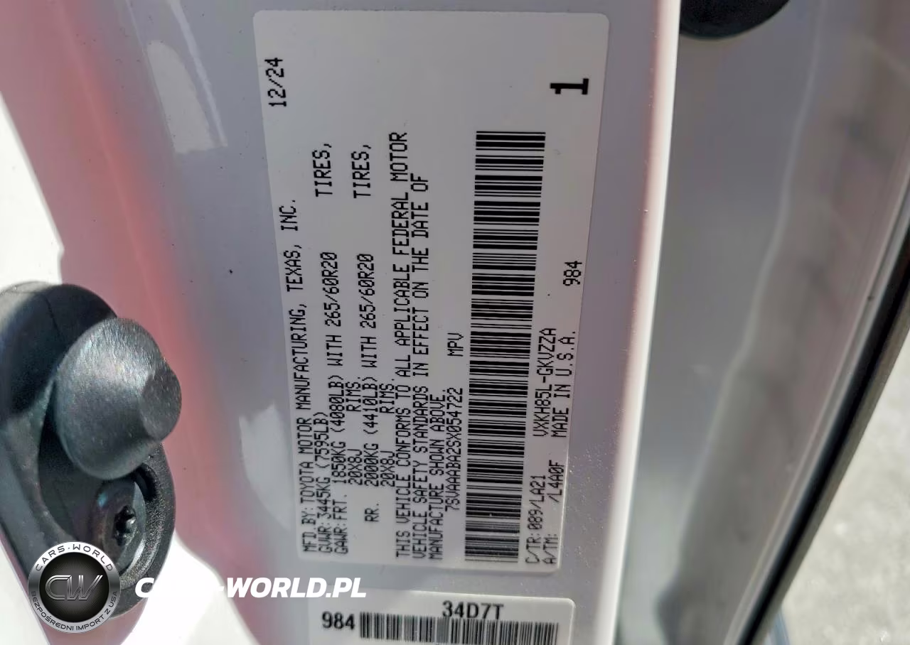 2025 Toyota Sequoia Platinum VIN:7SVAAABA2SX054722 - 13