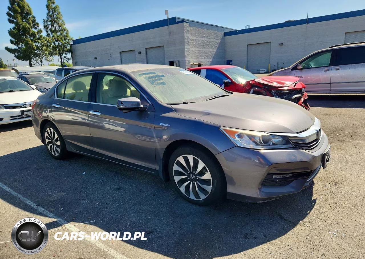 2017 Honda Accord Hybrid VIN:JHMCR6F35HC006666 - 4
