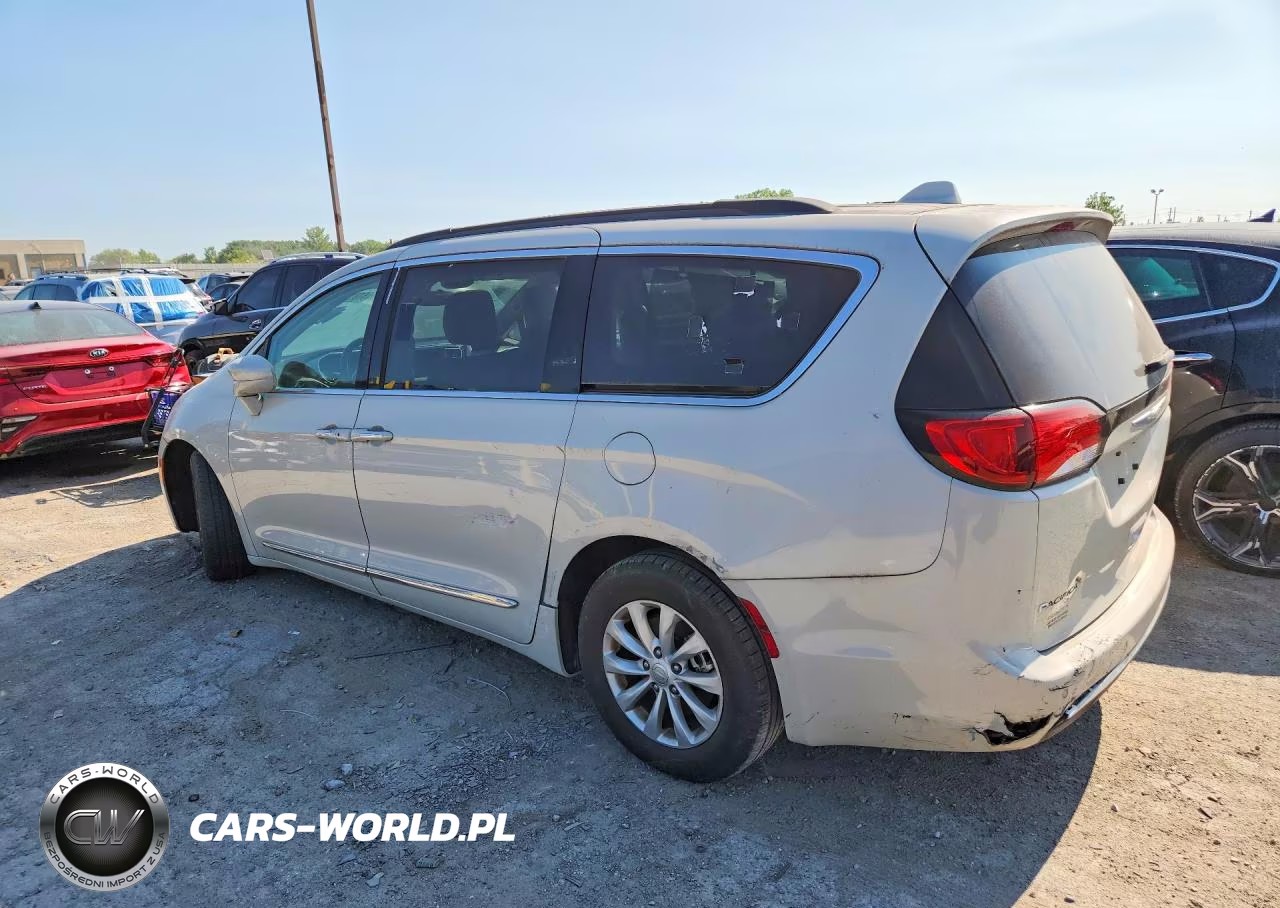 2017 Chrysler Pacifica Touring L VIN:2C4RC1BG0HR653878 - 2