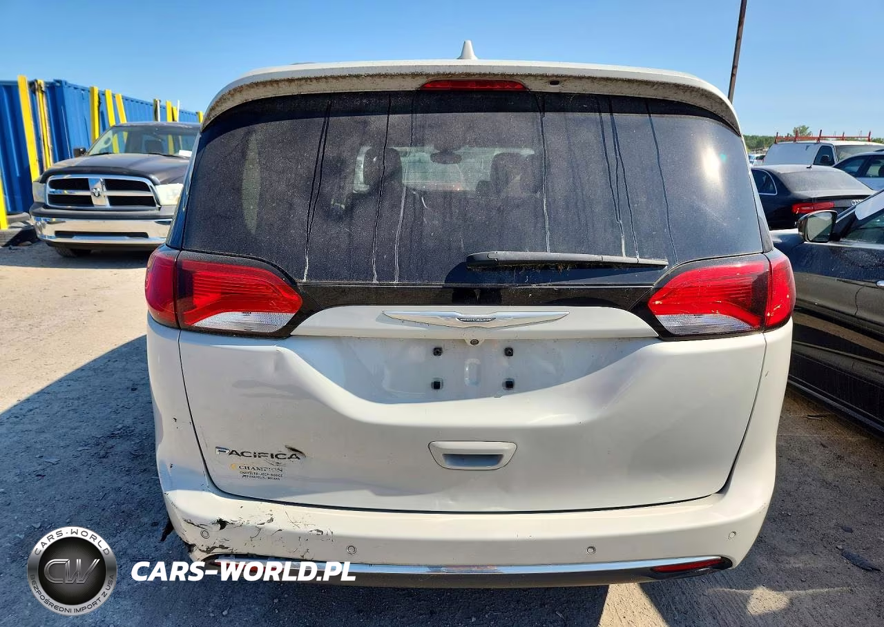 2017 Chrysler Pacifica Touring L VIN:2C4RC1BG0HR653878 - 6