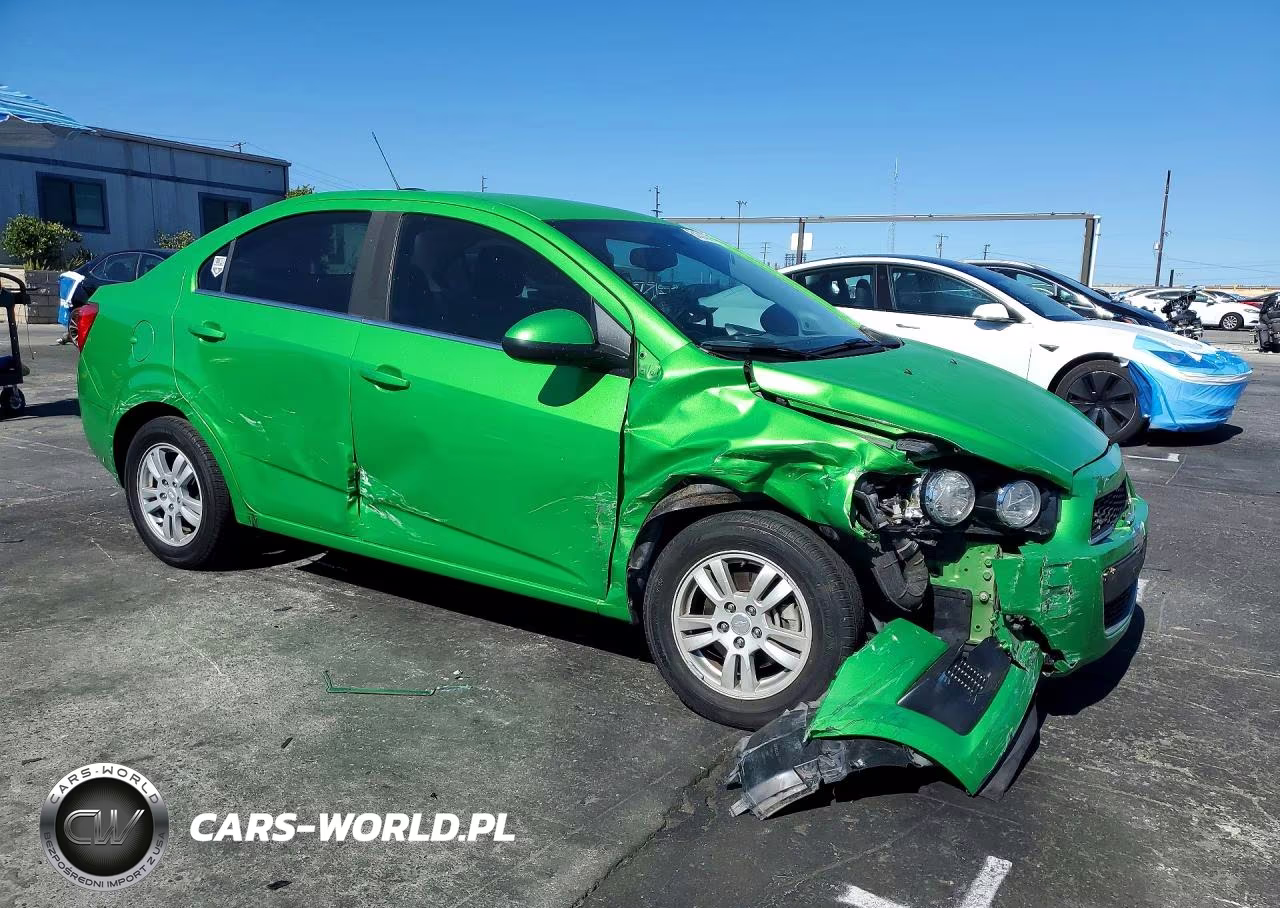 2015 Chevrolet Sonic Lt VIN:1G1JC5SH6F4147106 - 4