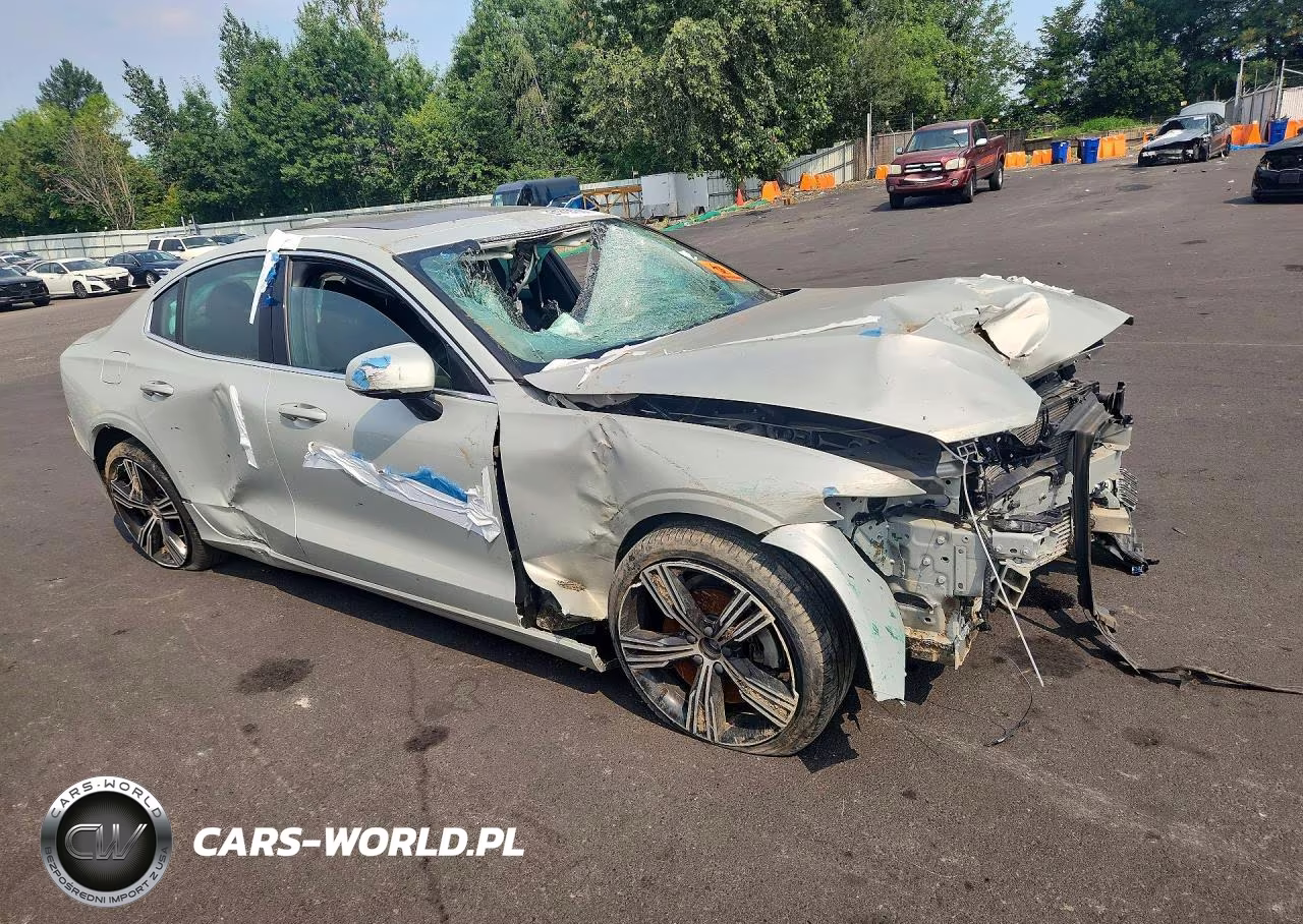 2019 Volvo S60 T5 Inscription VIN:7JR102FL2KG016861 - 4