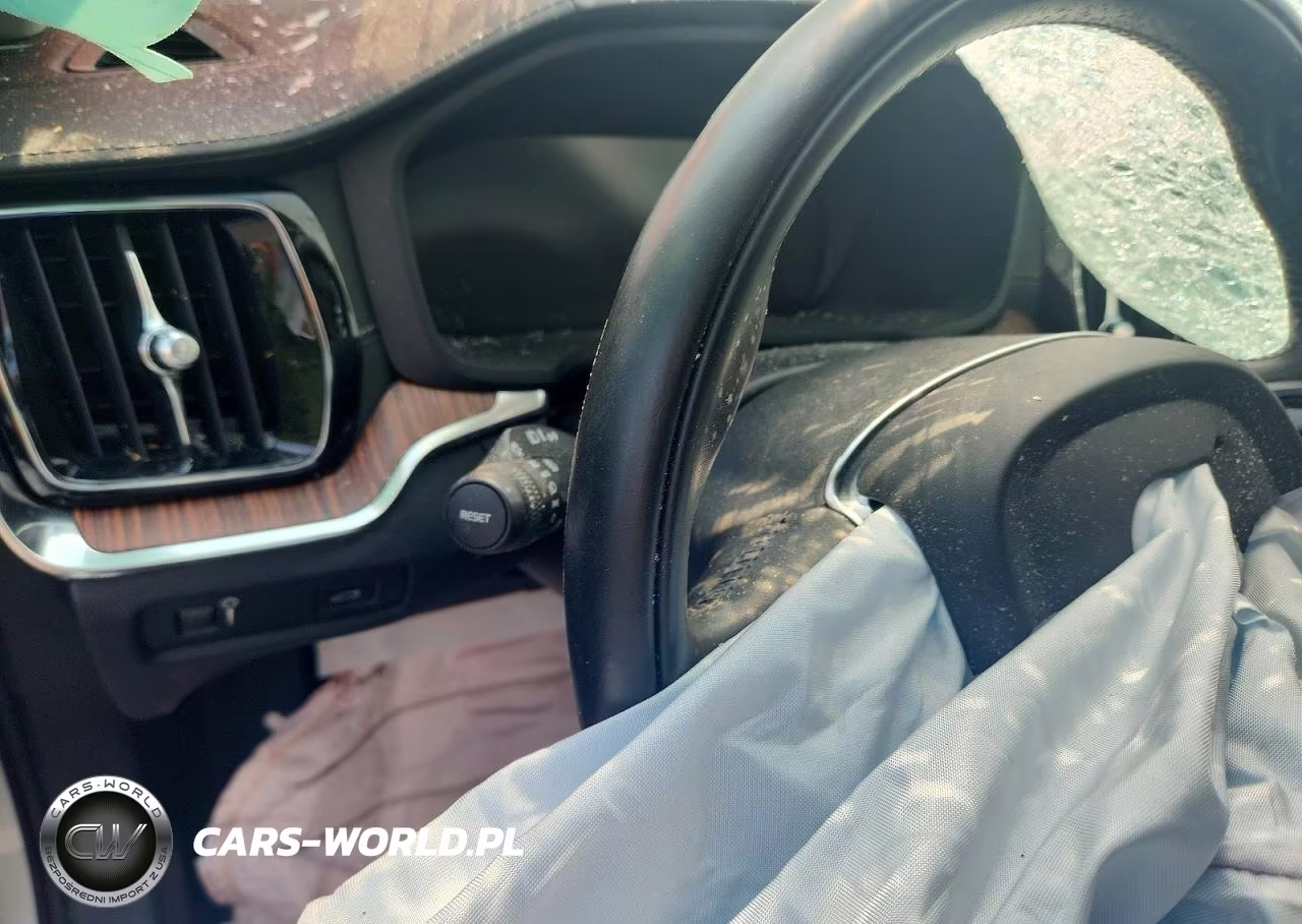 2019 Volvo S60 T5 Inscription VIN:7JR102FL2KG016861 - 9