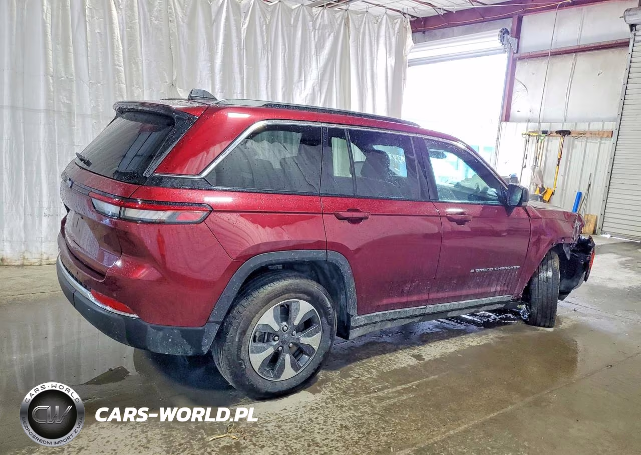 2025 Jeep Grand Cherokee 4Xe VIN:1C4RJYB63S8704234 - 3