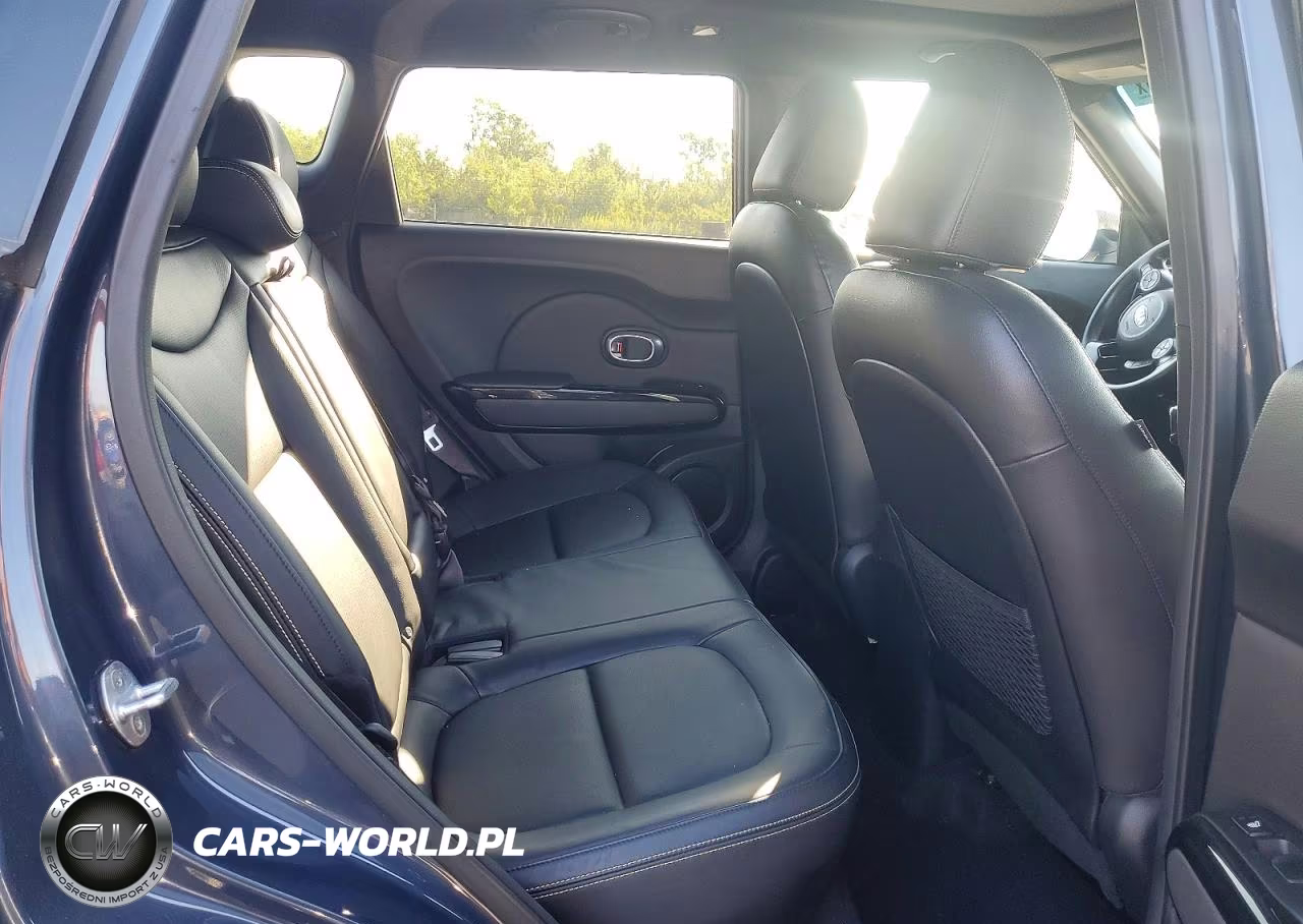 2015 Kia Soul + VIN:KNDJP3A56F7210887 - 11