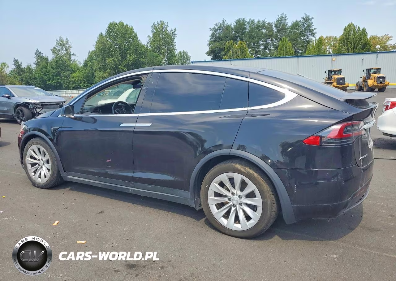 2017 Tesla Model X VIN:5YJXCBE2XHF049392 - 2