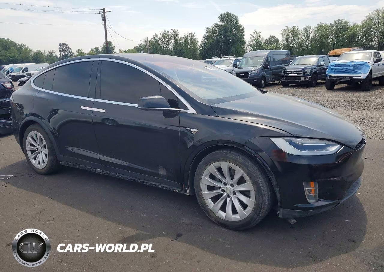 2017 Tesla Model X VIN:5YJXCBE2XHF049392 - 4