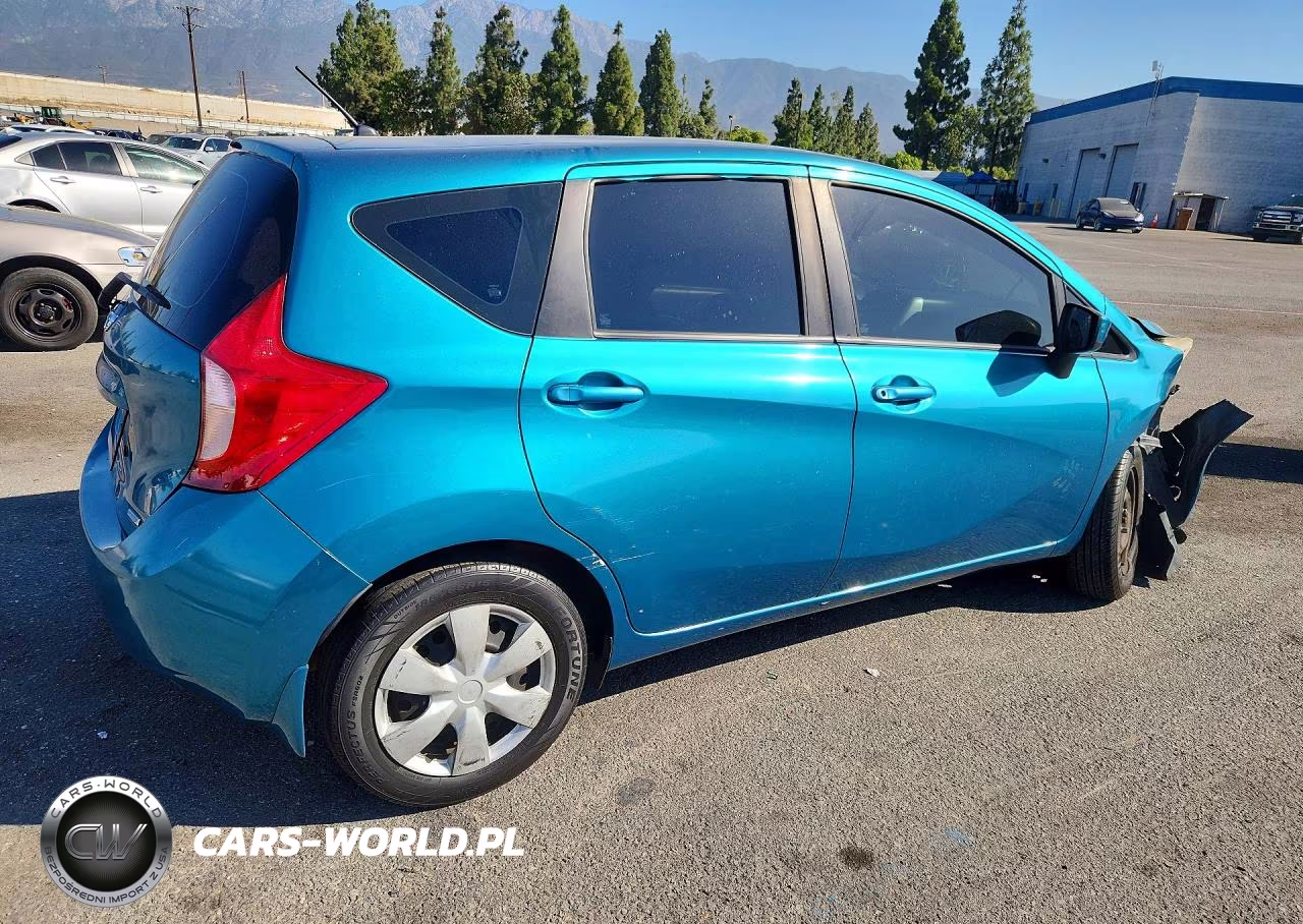 2015 Nissan Versa Note S Plus VIN:3N1CE2CP7FL389253 - 3
