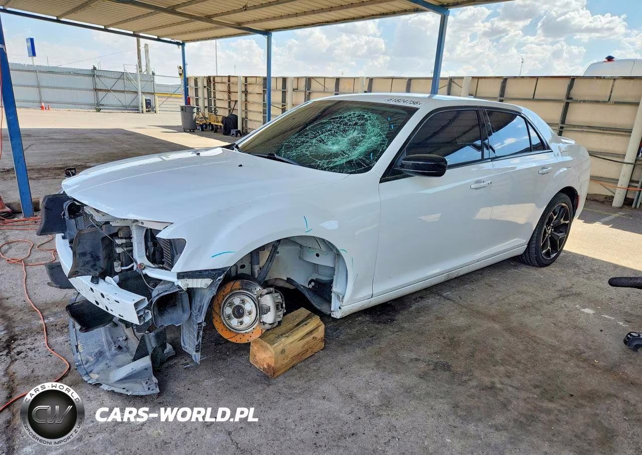 2022 Chrysler 300 Touring VIN:2C3CCAAG0NH174311 - 1