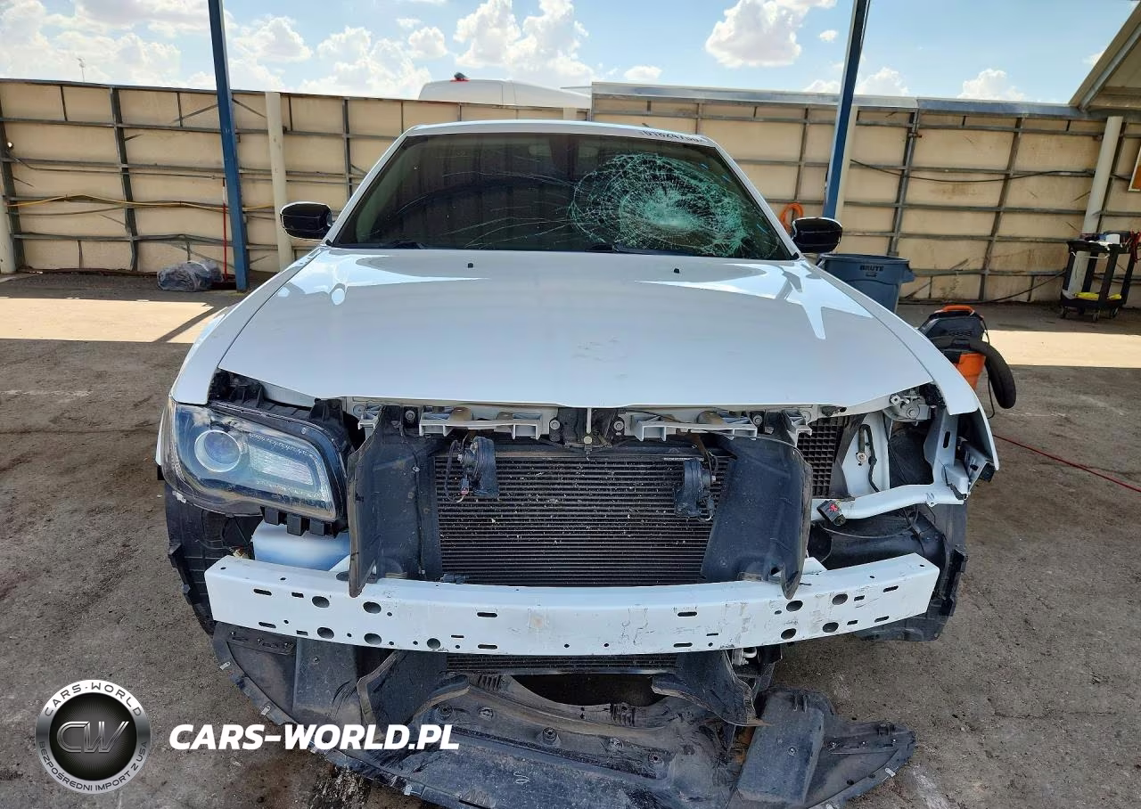 2022 Chrysler 300 Touring VIN:2C3CCAAG0NH174311 - 5