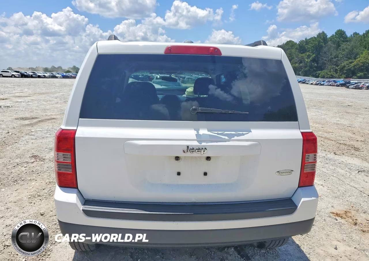 2012 Jeep Patriot Latitude VIN:1C4NJPFB2CD627543 - 6