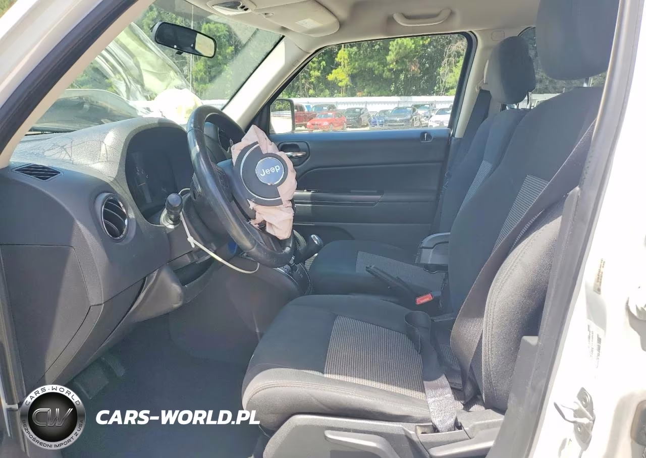 2012 Jeep Patriot Latitude VIN:1C4NJPFB2CD627543 - 7