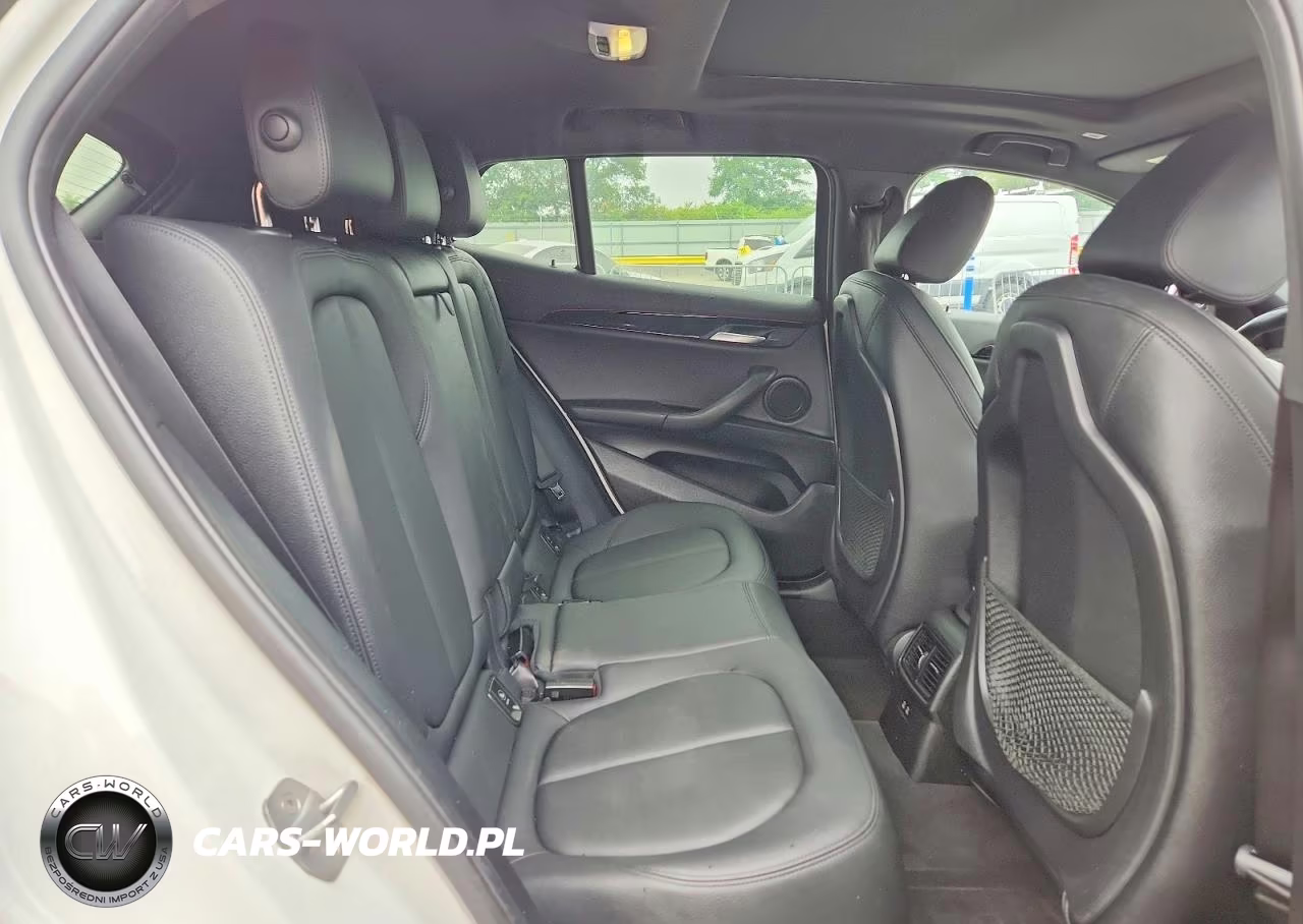 2018 BMW X2 xDrive28I VIN:WBXYJ5C39JEF81091 - 11