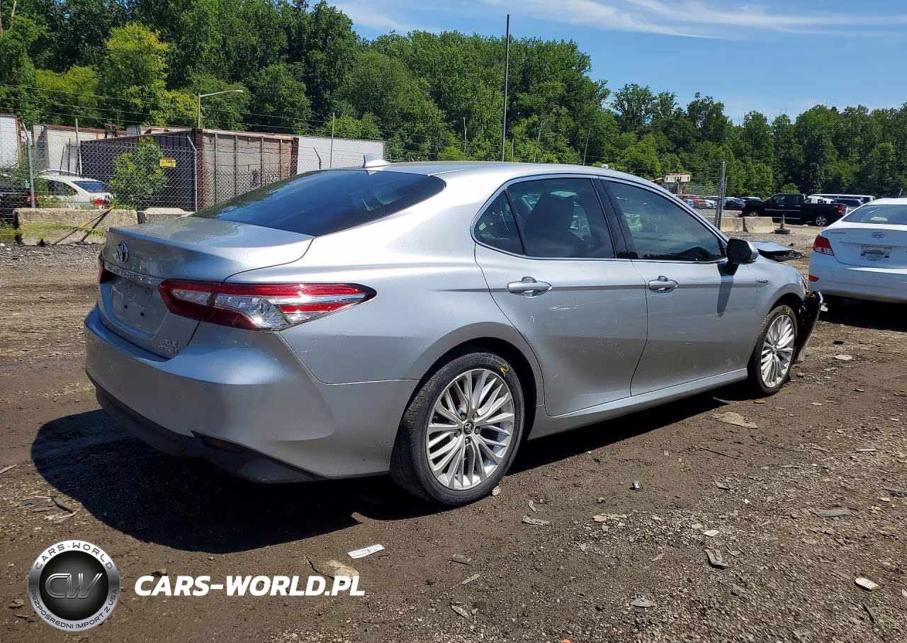 2018 Toyota Camry Hybrid Xle VIN:4T1B21HK0JU001055 - 3
