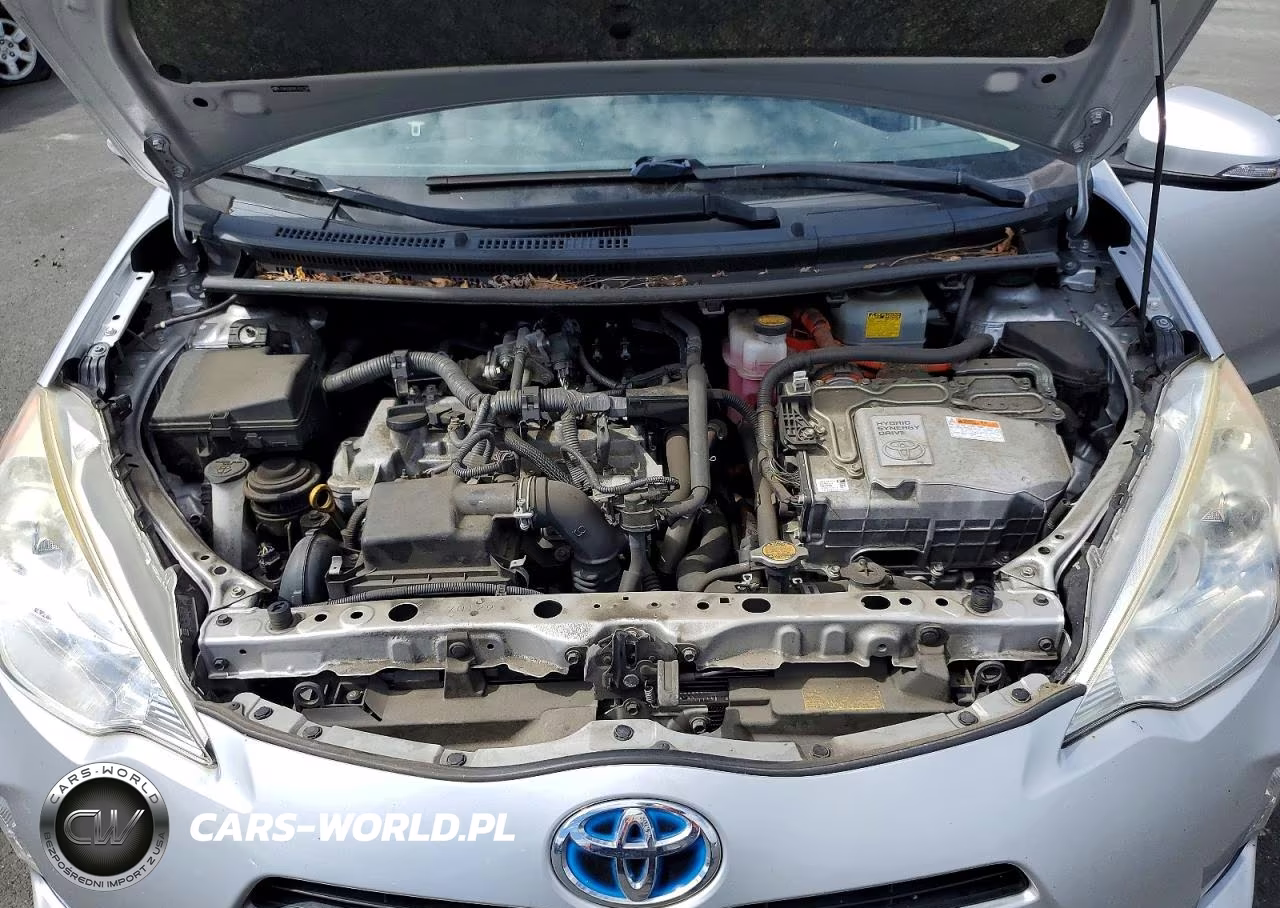 2014 Toyota Prius C Two VIN:JTDKDTB39E1571199 - 11