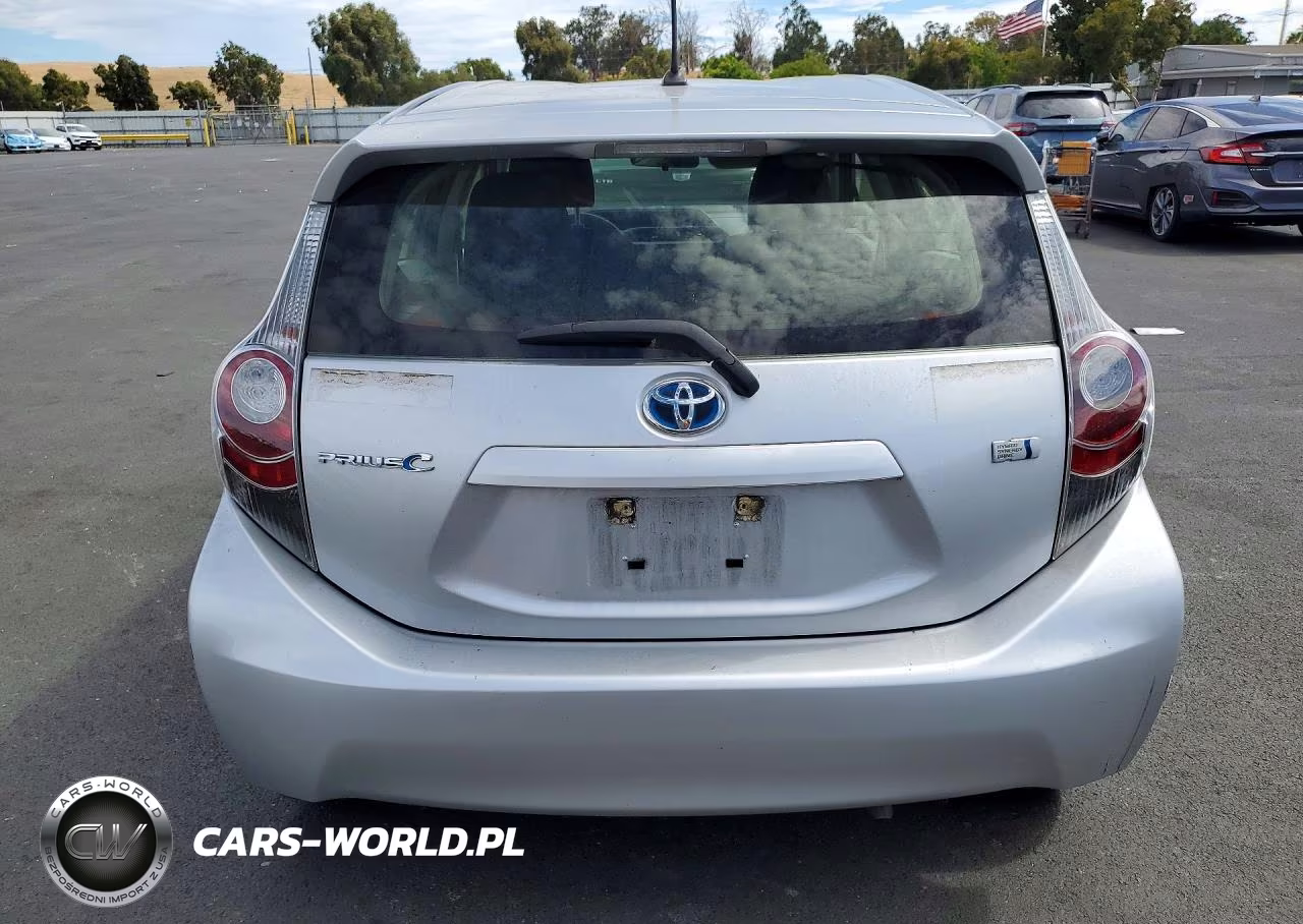 2014 Toyota Prius C Two VIN:JTDKDTB39E1571199 - 6