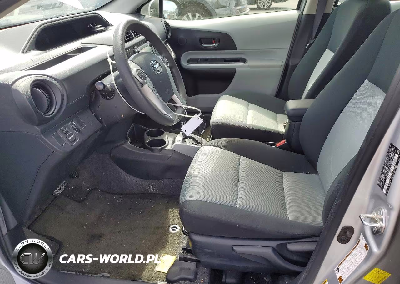 2014 Toyota Prius C Two VIN:JTDKDTB39E1571199 - 7