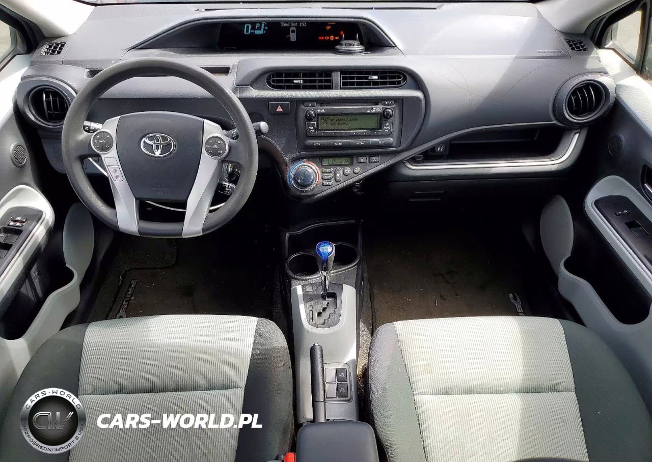 2014 Toyota Prius C Two VIN:JTDKDTB39E1571199 - 8