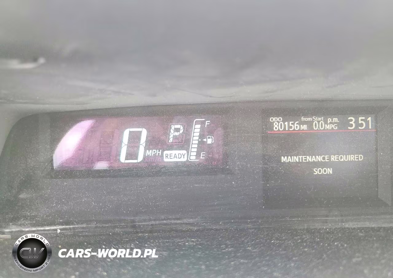 2014 Toyota Prius C Two VIN:JTDKDTB39E1571199 - 9
