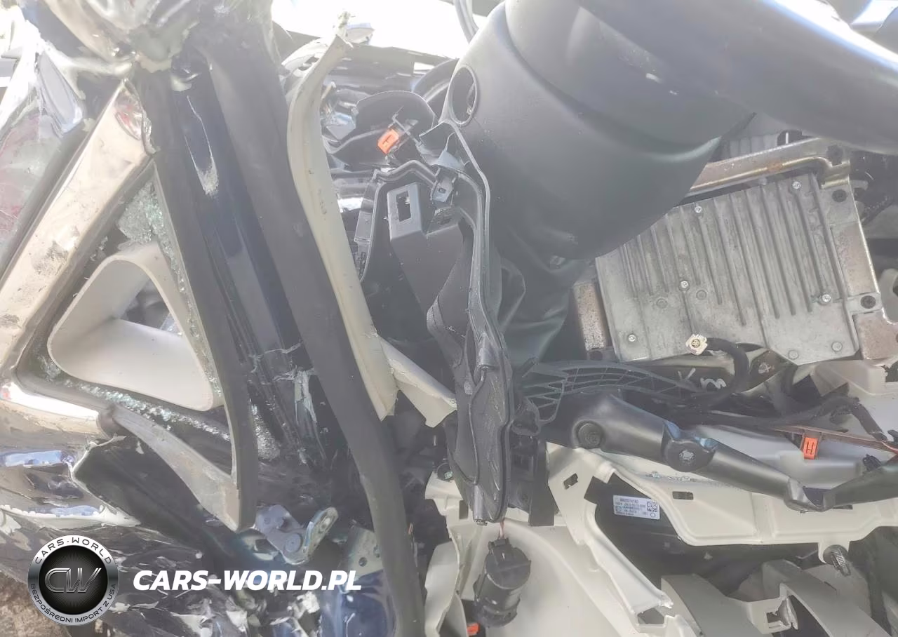 2018 Chrysler Pacifica Touring L VIN:2C4RC1BG1JR294028 - 9