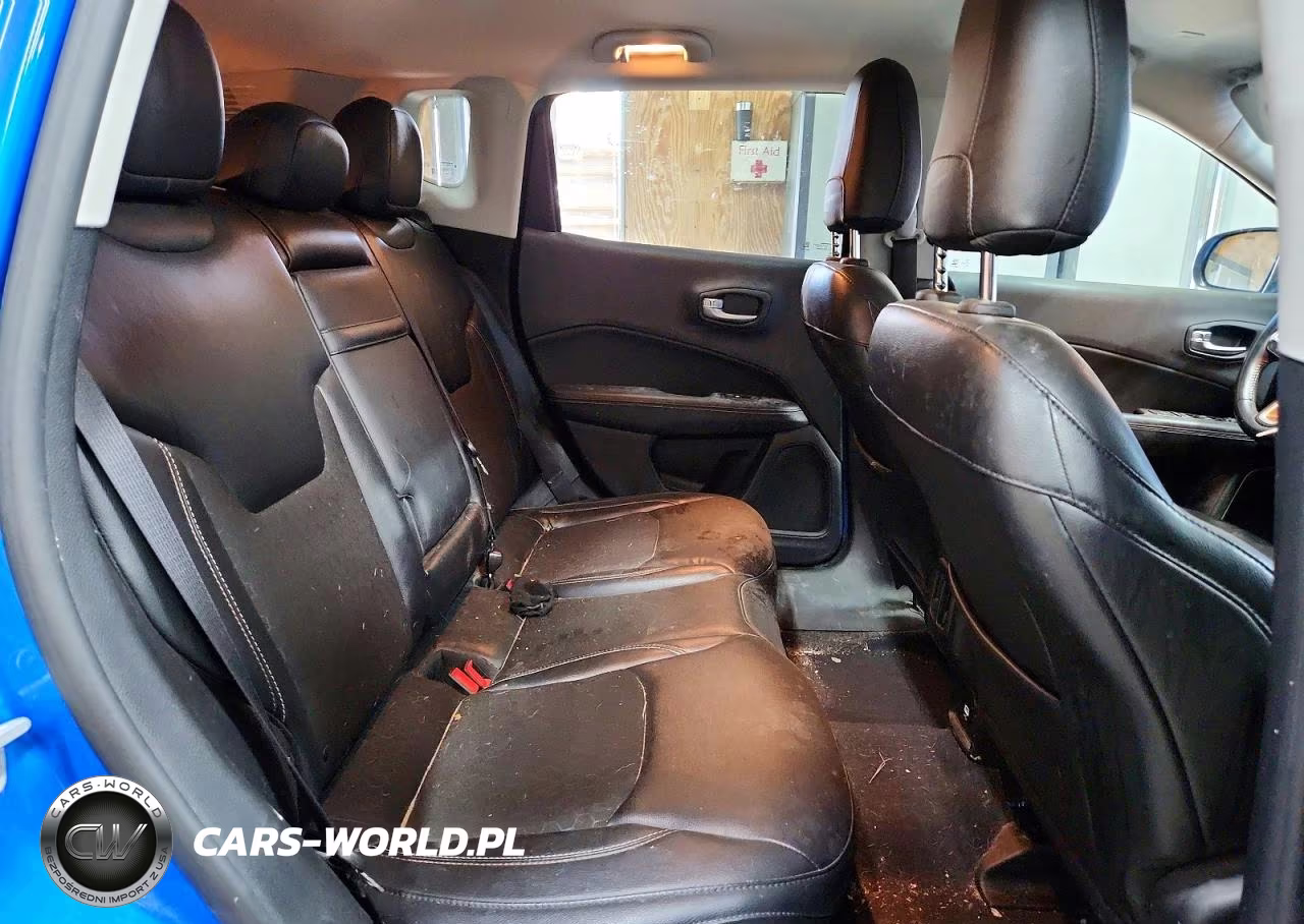 2018 Jeep Compass Latitude VIN:3C4NJDBBXJT454799 - 11
