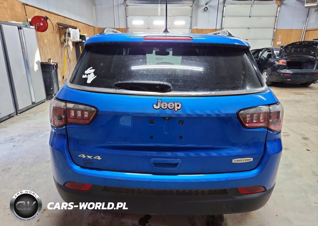 2018 Jeep Compass Latitude VIN:3C4NJDBBXJT454799 - 6