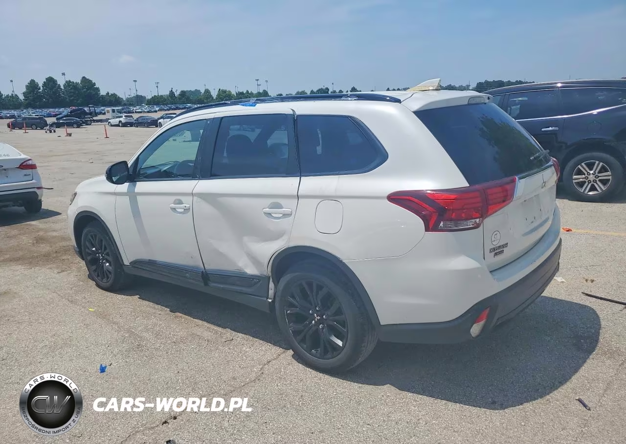 2018 Mitsubishi Outlander VIN:JA4AD3A30JZ025569 - 2
