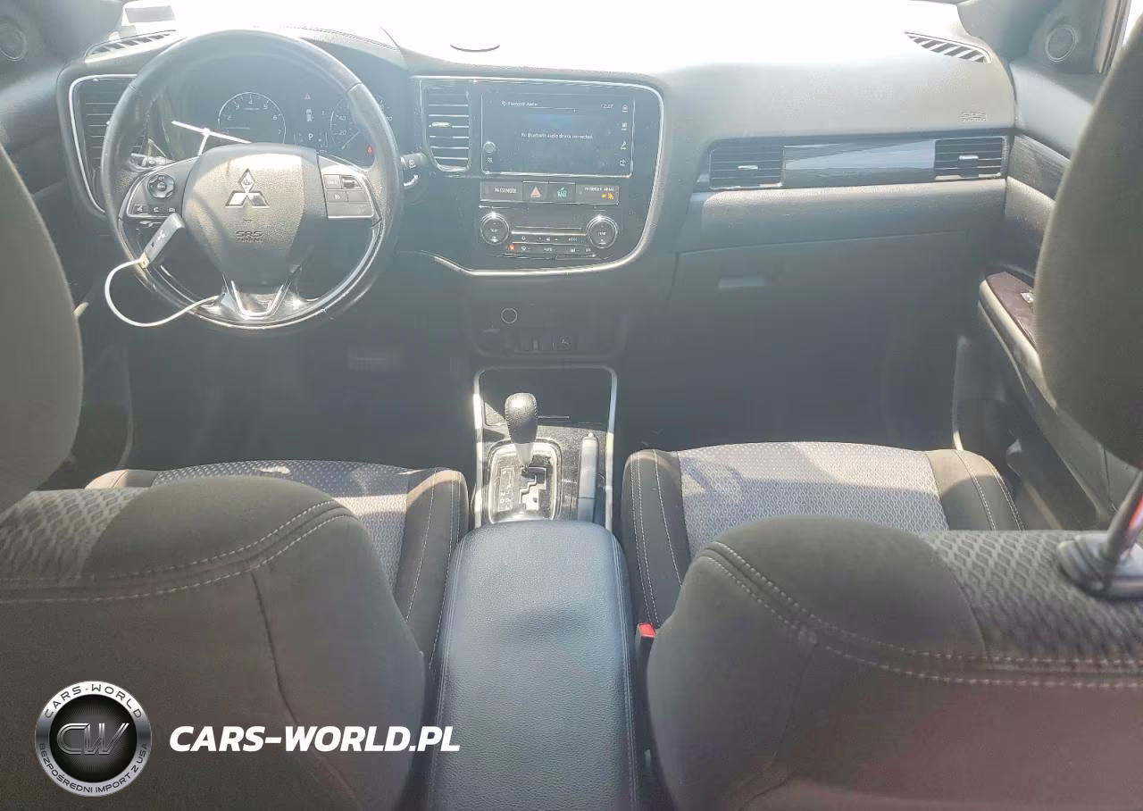 2018 Mitsubishi Outlander VIN:JA4AD3A30JZ025569 - 8