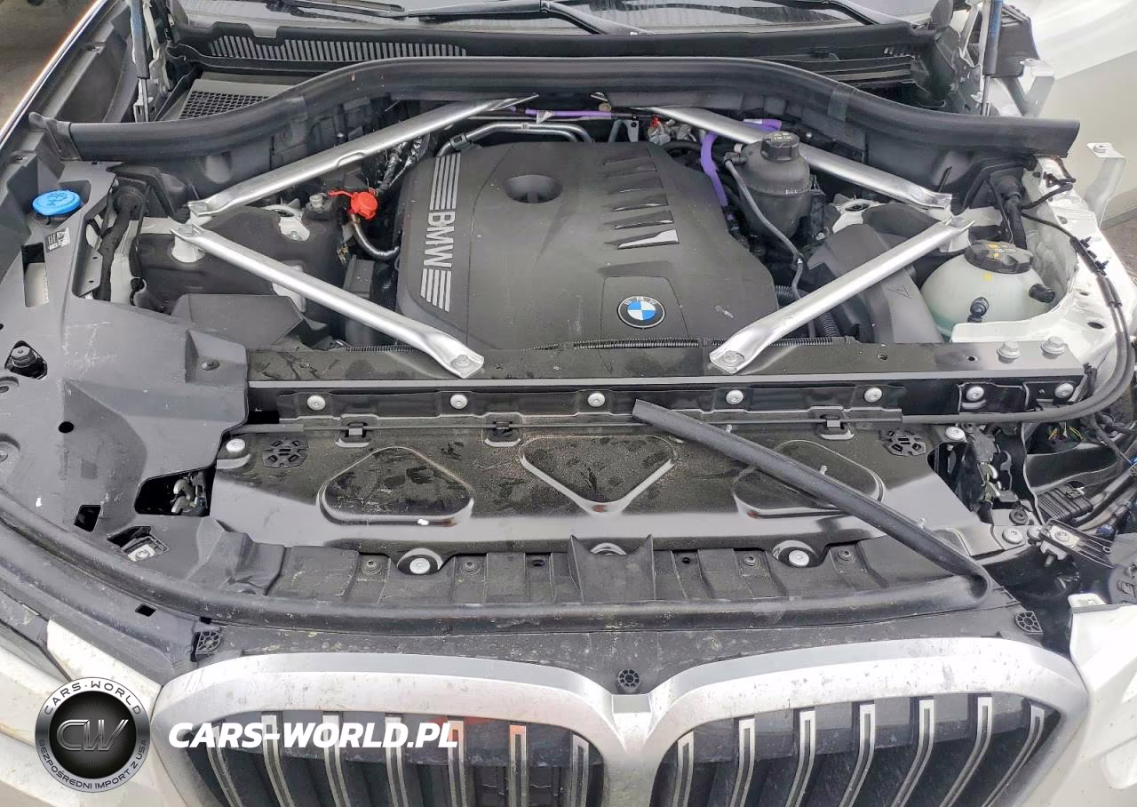 2027 BMW X7 xDrive40I VIN:5UX23EM04V9428758 - 11