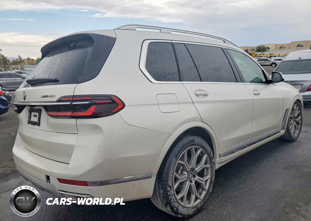 2027 BMW X7 xDrive40I VIN:5UX23EM04V9428758 - 3