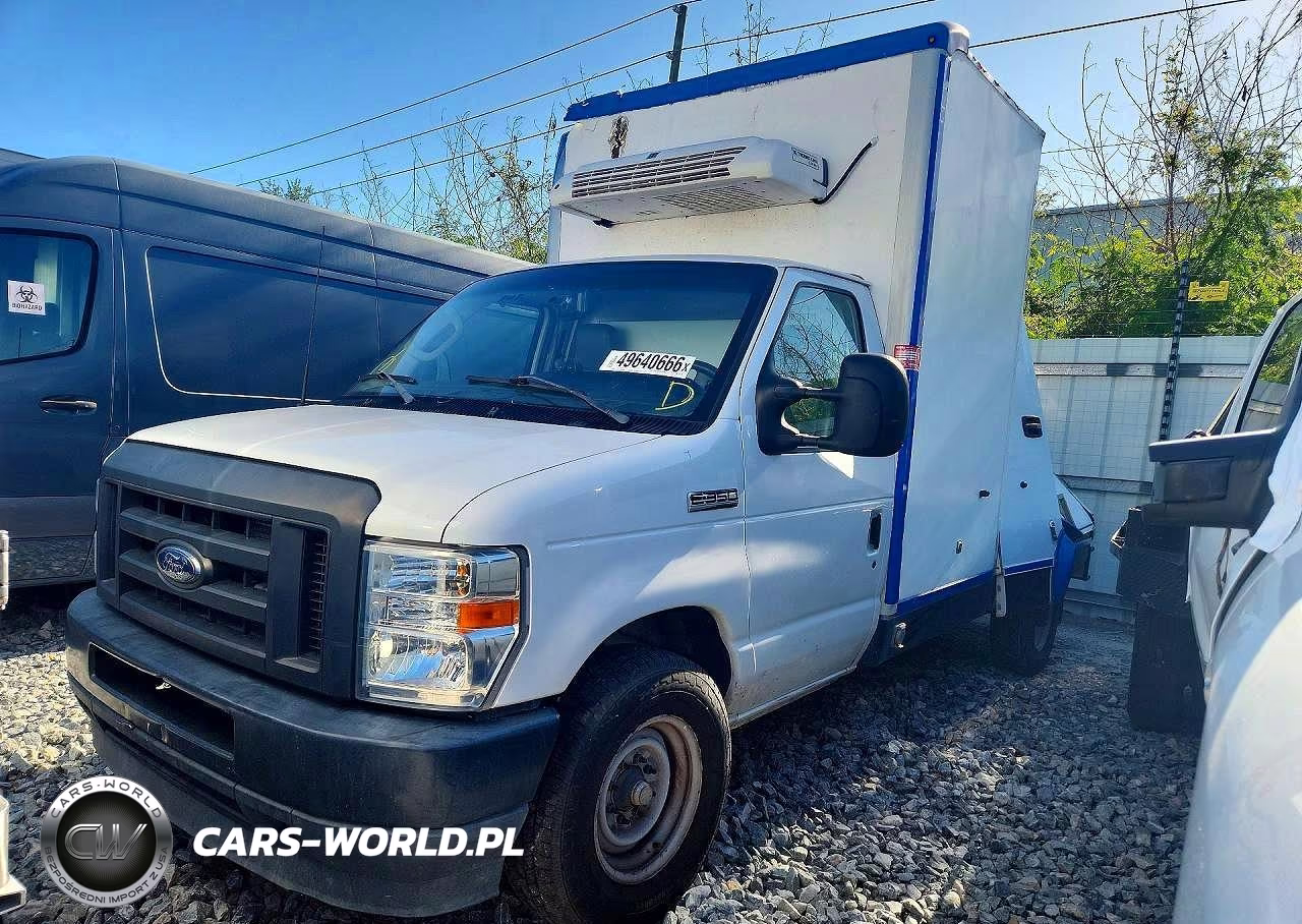2023 Ford E350 Refrigerated Box Truck – zdjęcie 1 z 13