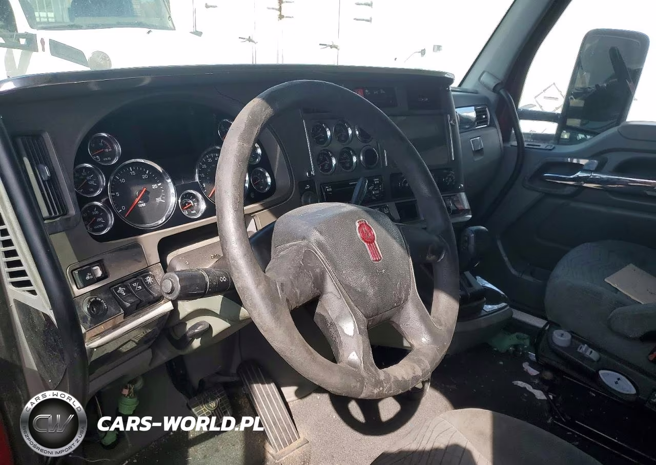 2017 Kenworth T680 Semi Truck VIN:1XKYDP9X5HJ150423 - 8
