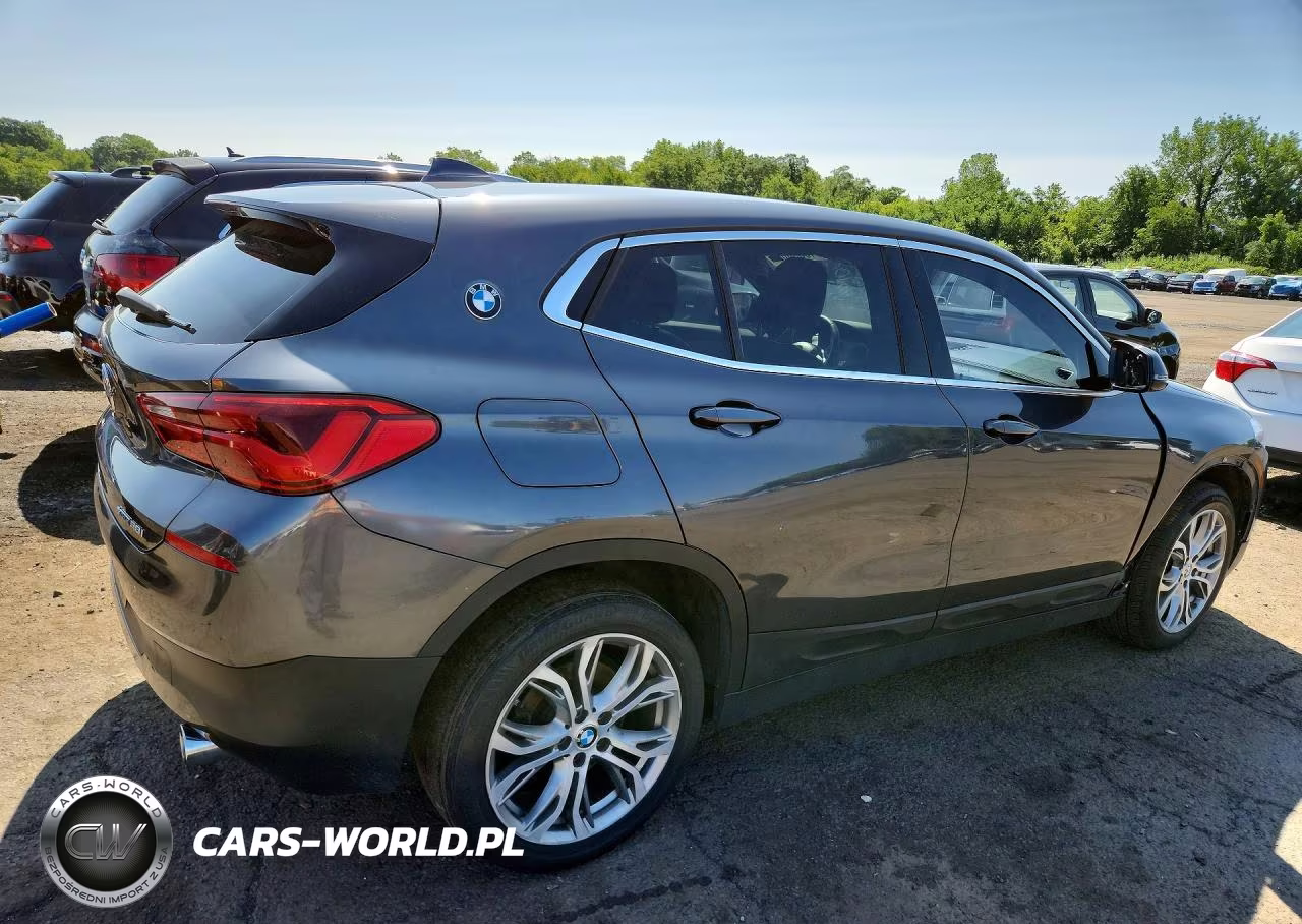 2018 BMW X2 xDrive28I VIN:WBXYJ5C32JEF77660 - 3