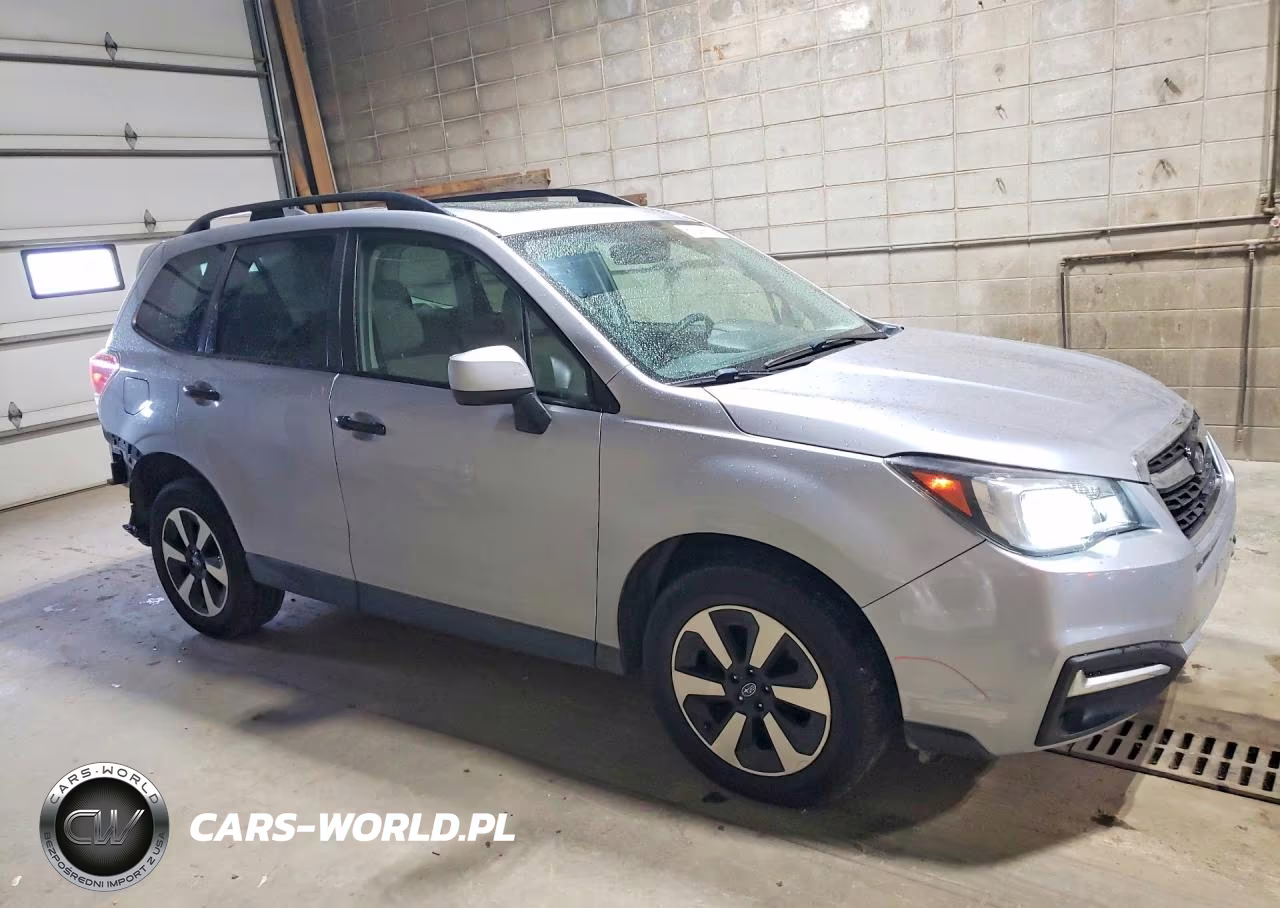 2017 Subaru Forester 2.5I Premium VIN:JF2SJAEC5HH517386 - 4