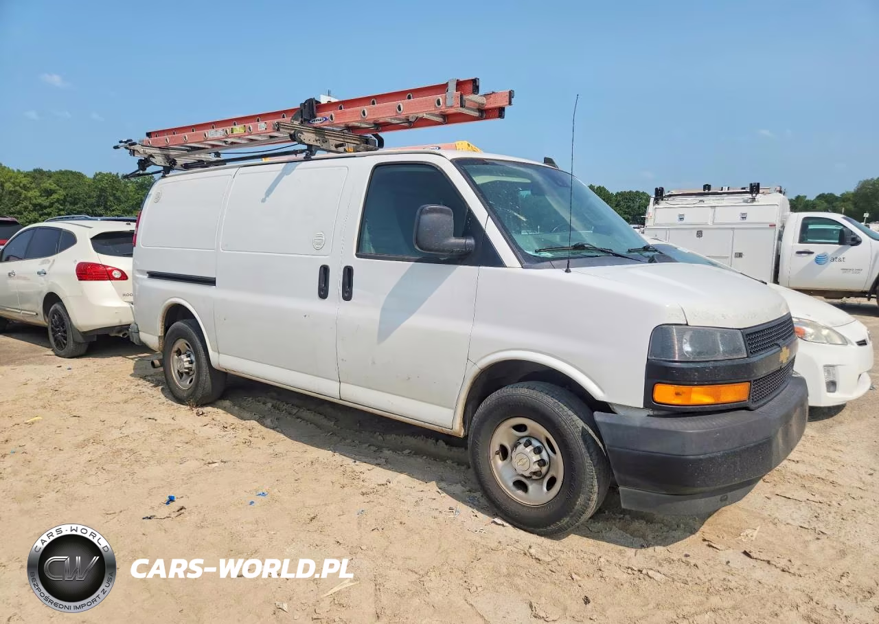 2020 Chevrolet Express G2500 VIN:1GCWGAFG5L1242670 - 4