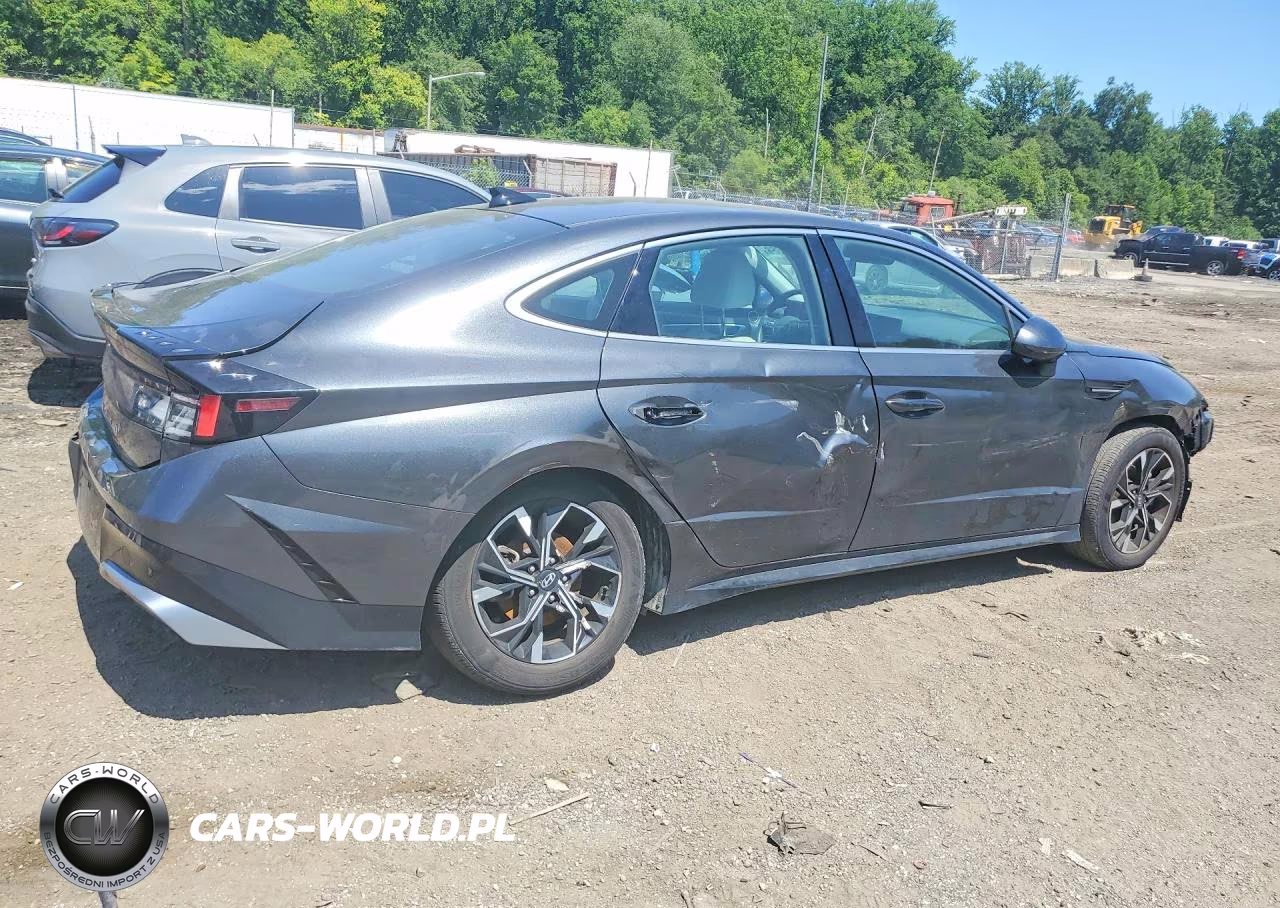 2025 Hyundai Sonata Sel VIN:KMHL64JA4SA470132 - 3
