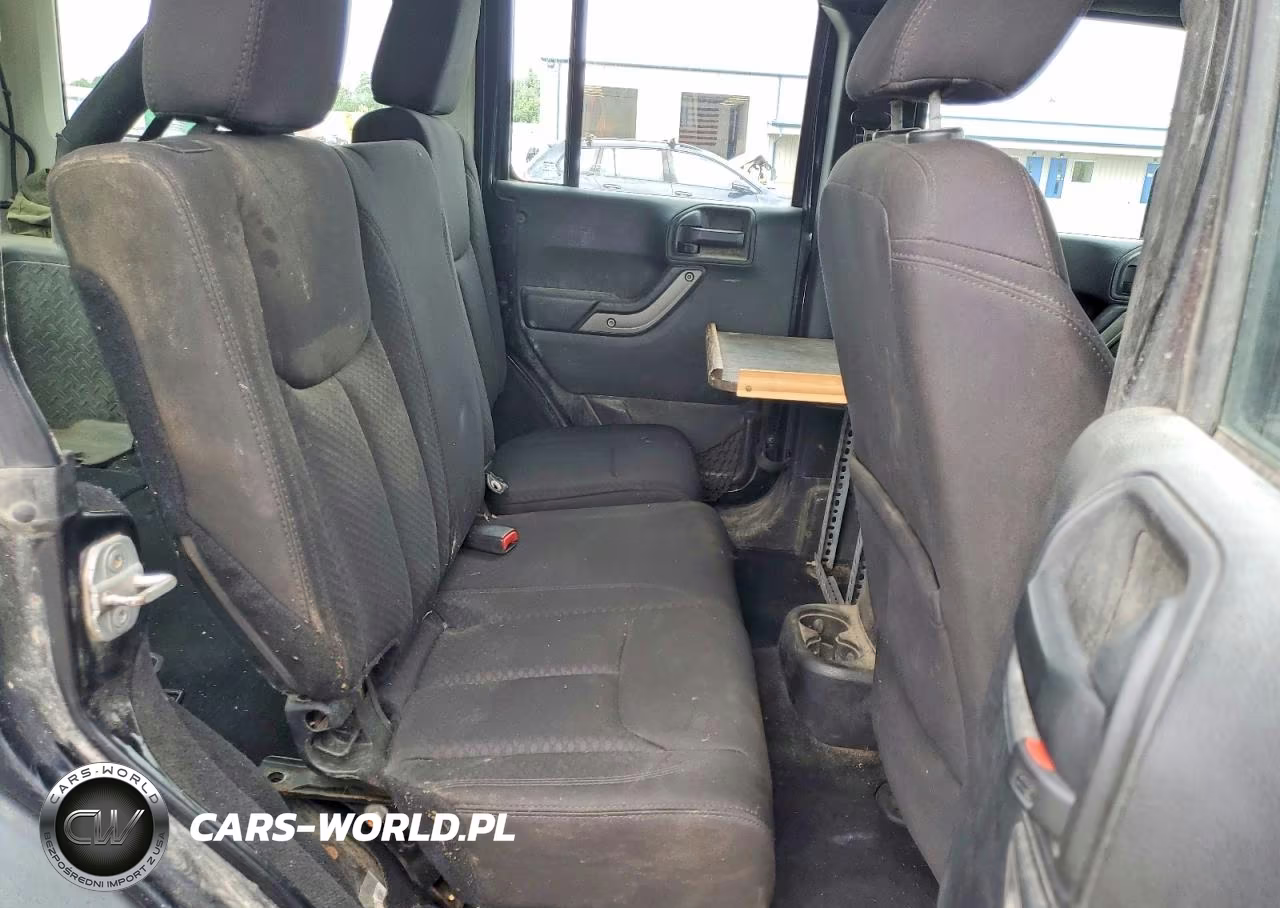 2013 Jeep Wrangler Unlimited Sport VIN:1C4BJWKG1DL694785 - 10