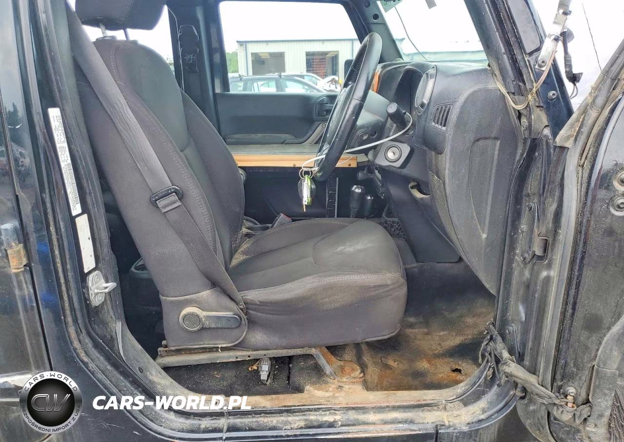 2013 Jeep Wrangler Unlimited Sport VIN:1C4BJWKG1DL694785 - 7