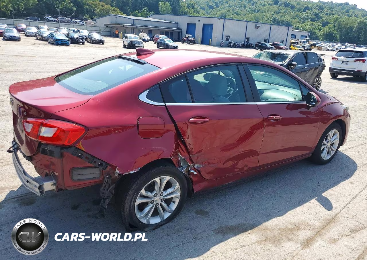 2019 Chevrolet Cruze Lt VIN:1G1BE5SM2K7141839 - 3