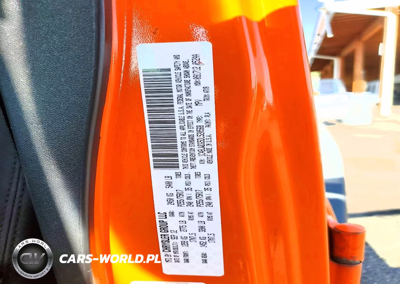 2013 Jeep Wrangler Unlimited Sport VIN:1C4BJWDG5DL520568 - 13