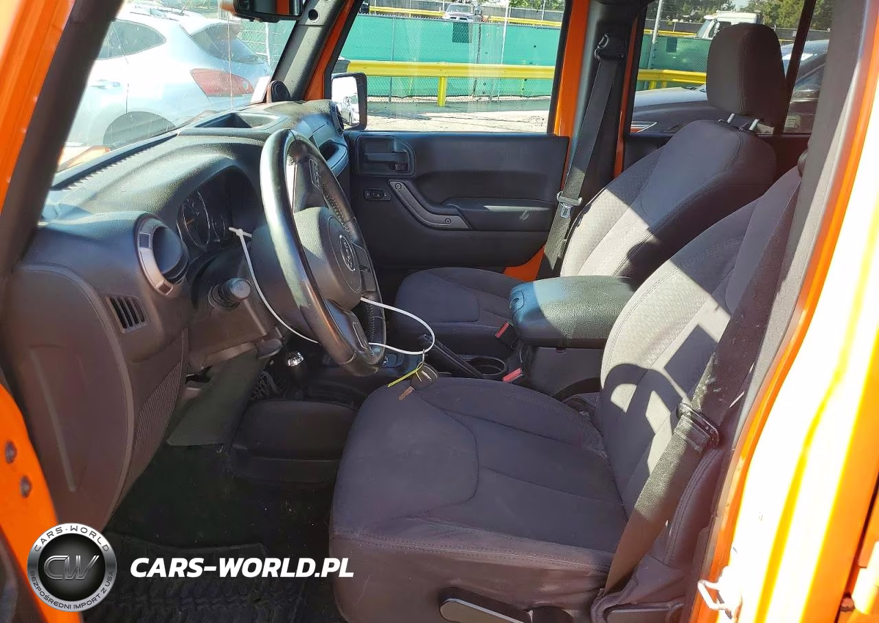 2013 Jeep Wrangler Unlimited Sport VIN:1C4BJWDG5DL520568 - 7