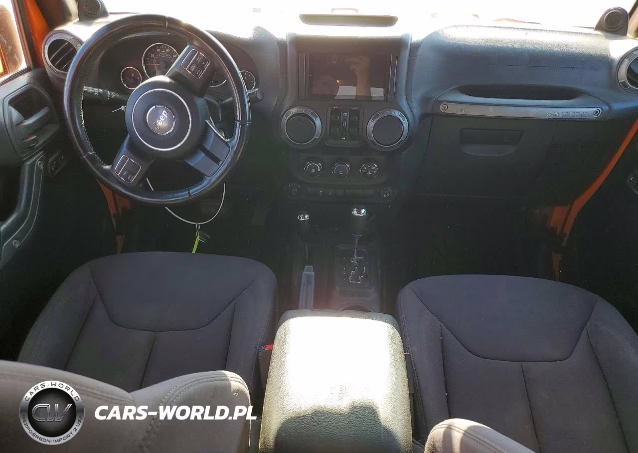 2013 Jeep Wrangler Unlimited Sport VIN:1C4BJWDG5DL520568 - 8