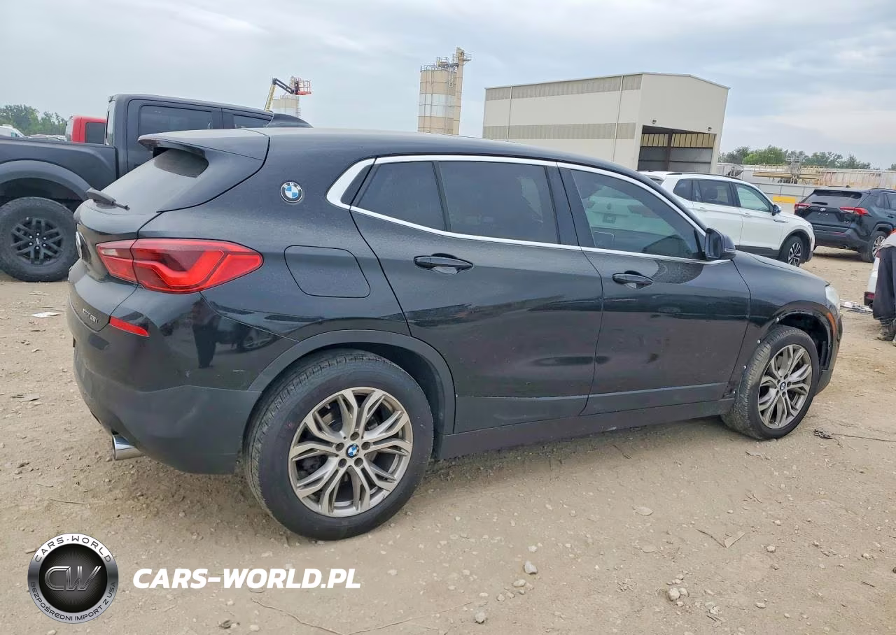 2018 BMW X2 xDrive28I VIN:WBXYJ5C39JEF81768 - 3