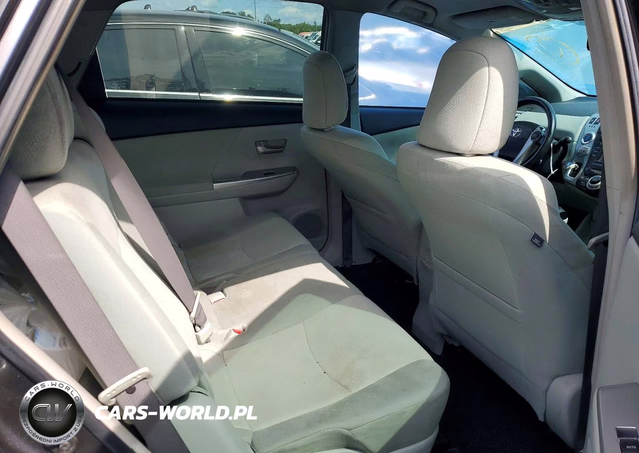 2013 Toyota Prius V Three VIN:JTDZN3EUXD3227920 - 10