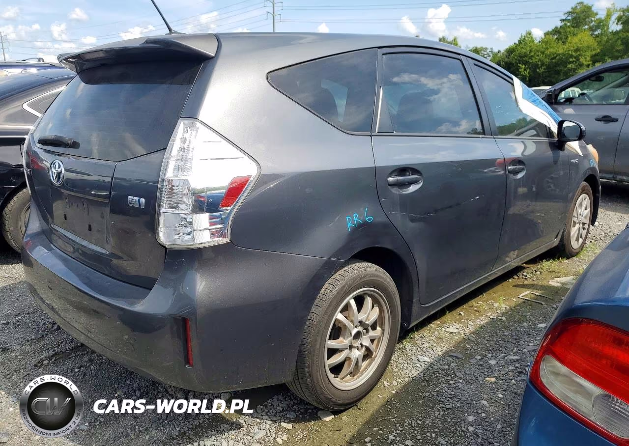 2013 Toyota Prius V Three VIN:JTDZN3EUXD3227920 - 3