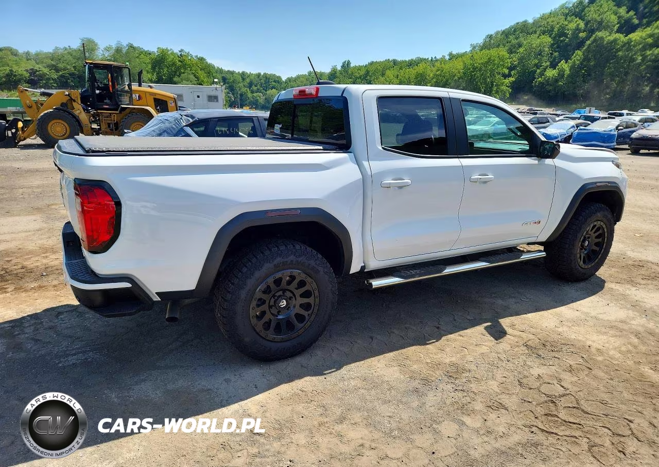 2024 GMC Canyon At4 VIN:1GTP6DEKXR1263053 - 3