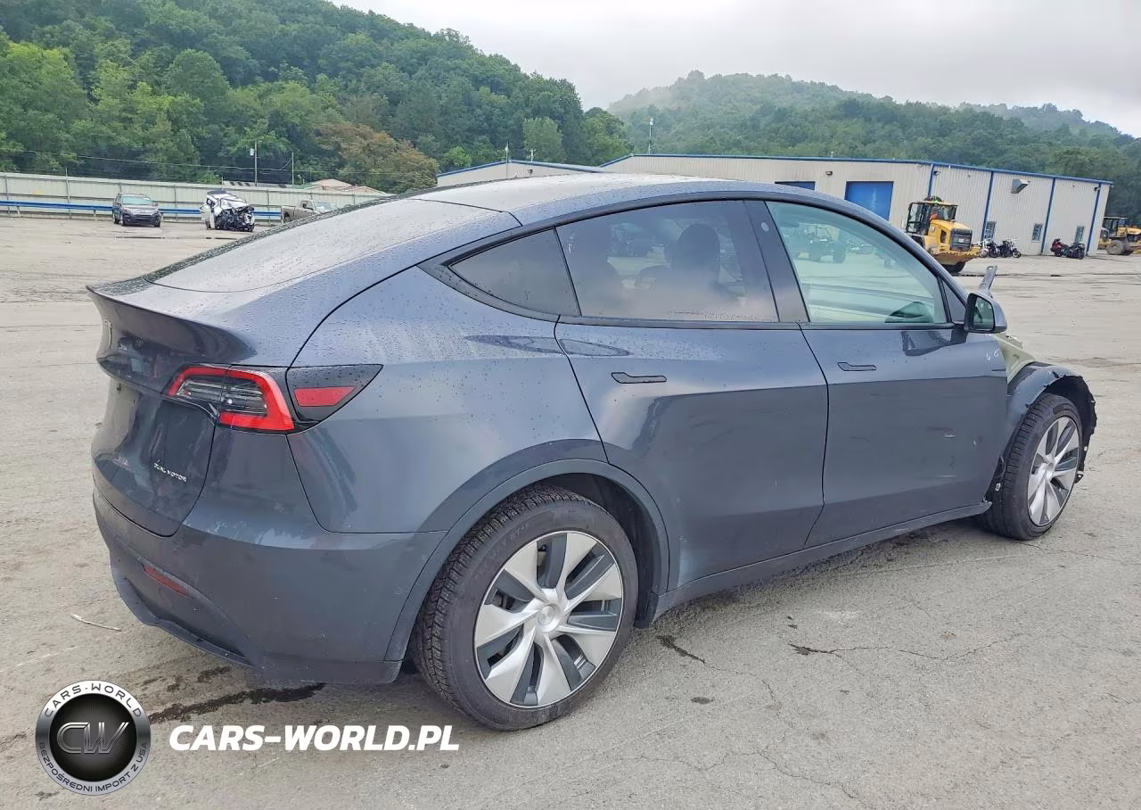 2021 Tesla Model Y VIN:5YJYGDEE9MF072672 - 3