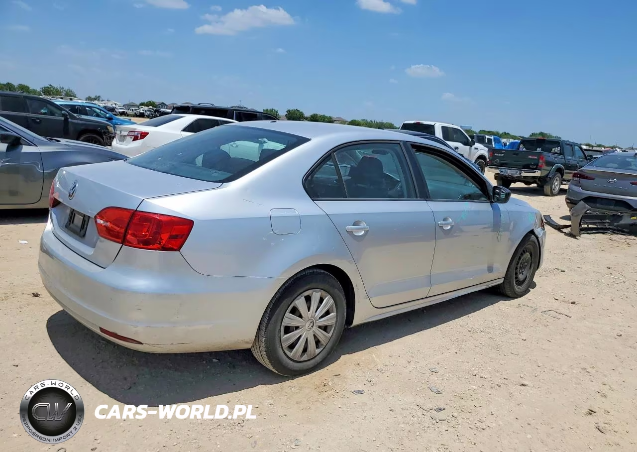 2014 Volkswagen Jetta VIN:3VW2K7AJ2EM304421 - 3