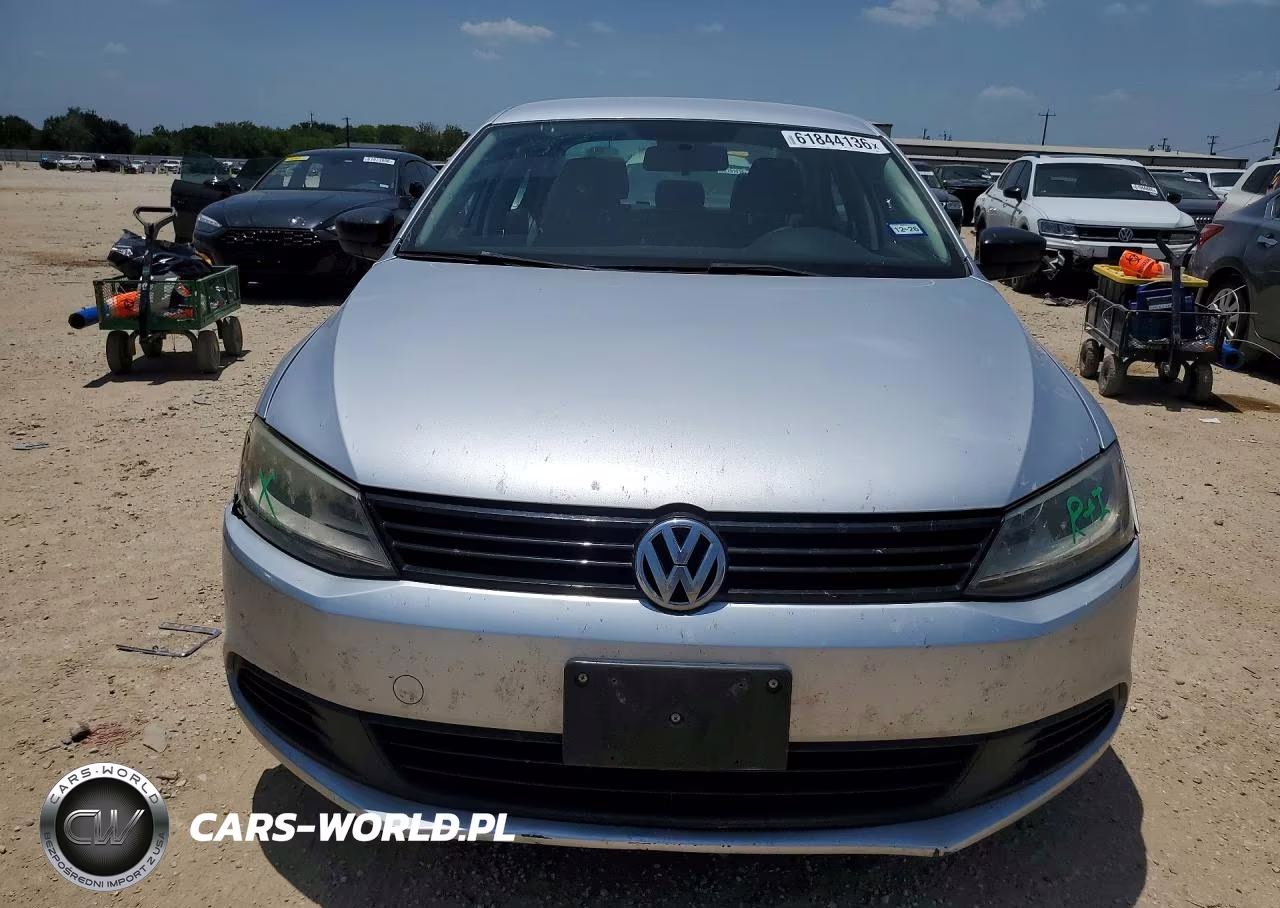 2014 Volkswagen Jetta VIN:3VW2K7AJ2EM304421 - 5