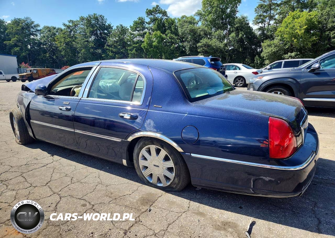 2004 Lincoln Town Car Ultimate VIN:1LNHM83W34Y677567 - 2